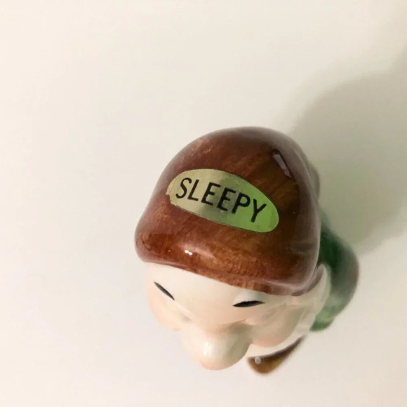 Vintage Walt Disney Sleepy Ceramic Figurine Snow  White Japan 5 Inch Tall - Picture 9 of 16